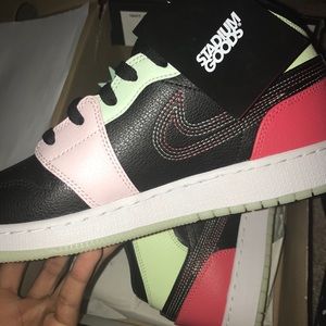 jordan 1 mid